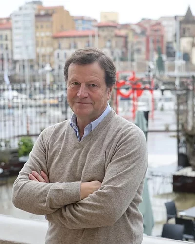 Enrique Lopez es el director general de queso tres oscos